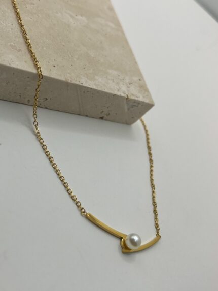 Colar Pérola Minimalista Dourada