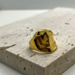 Anel Esfera Textura Orgânica Ajustável Dourado