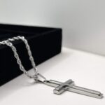 Colar Crucifixo Valentine's Men Prata