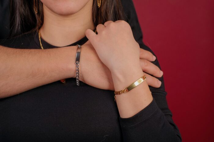 Pulseira Valentine's Placa Dourada