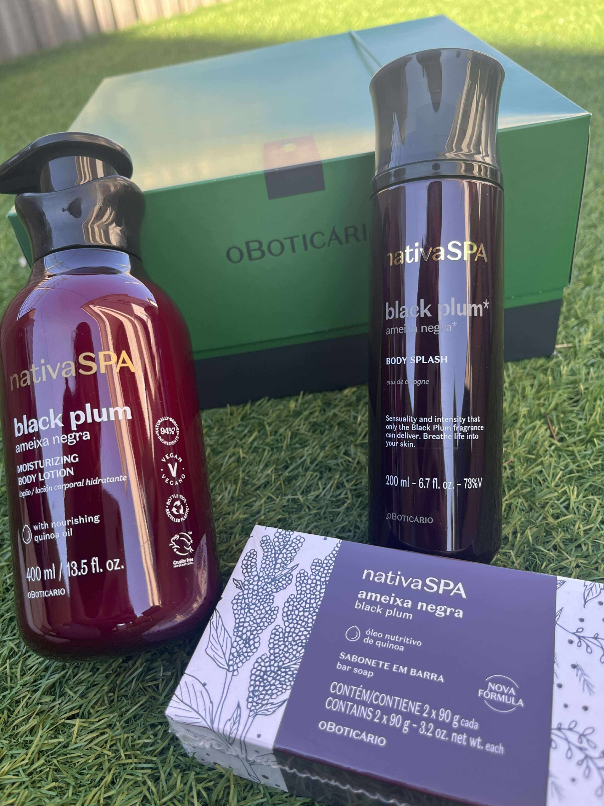 Estojo Natal Ameixa Negra Nativa SPA o Boticário - Loção Hidratante 400ml + Body Splash 200ml + Sabonete 2x90g Estojo Natal Ameixa Negra Nativa SPA o Boticário - Loção Hidratante 400ml + Body Splash 200ml + Sabonete 2x90g