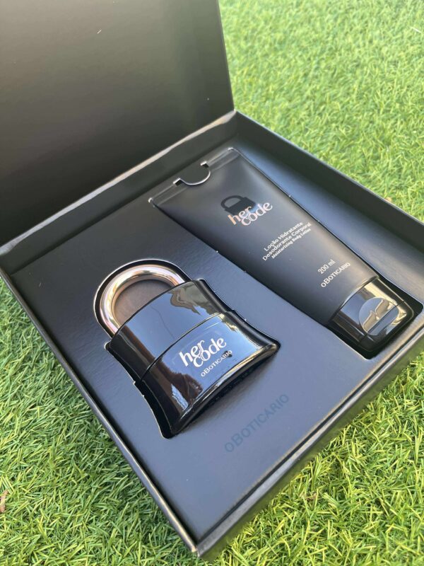 Estojo Natal Her Code O Boticário - Perfume 50ml + Loção Hidratante 200ml